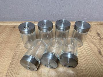 7 Kruidenpotjes van glas beschikbaar voor biedingen