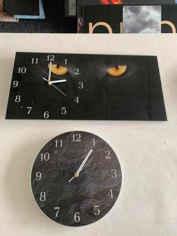 Glazen klokken beschikbaar voor biedingen