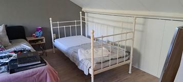 ikea bed incl matras beschikbaar voor biedingen