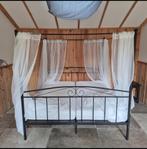 Hemelbed met gordijnen i.z.g.st., Huis en Inrichting, Slaapkamer | Bedden, Ophalen, Zwart, Tweepersoons, Zo goed als nieuw
