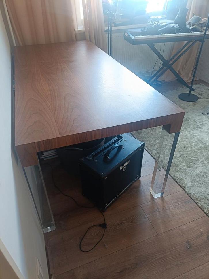 Eettafel met transparante poten, Huis en Inrichting, Tafels | Eettafels, Ophalen