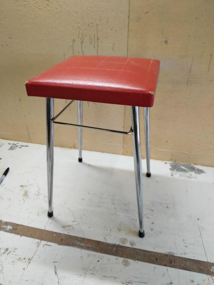 Retro Rood Stoeltje - Skyleer Print, Huis en Inrichting, Stoelen, Eén, Rood, Ophalen