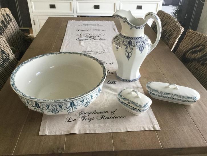 Antiek wastafelset met kan en zeepbakjes, Antiek en Kunst, Antiek | Servies compleet, Ophalen