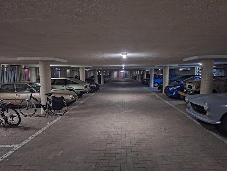 Overdekte parkeerplaats in Lunetten te huur, Huizen en Kamers, Garages en Parkeerplaatsen, Utrecht