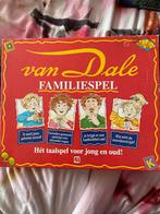 Van Dale Familiespel - Leuk en leerzaam!, Hobby en Vrije tijd, Gezelschapsspellen | Bordspellen, Drie of vier spelers, Ophalen of Verzenden