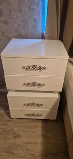 2 Witte Nachtkastjes, Huis en Inrichting, Kasten | Ladekasten, Ophalen, 1 of 2 laden, Zo goed als nieuw, Mooi en modieus