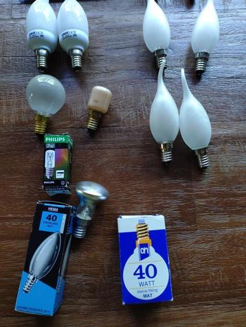 Diverse (34x) lichtbronnen grote, kleine en insteek fitting beschikbaar voor biedingen