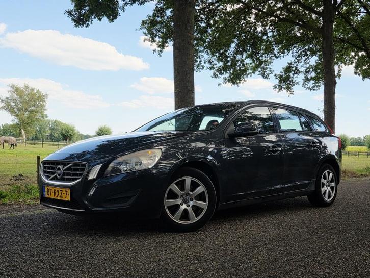 Volvo V60 1.6 T3 Kinetic, Auto's, Volvo, Bedrijf, V60, ABS, Airbags, Airconditioning, Boordcomputer, Climate control, Cruise Control