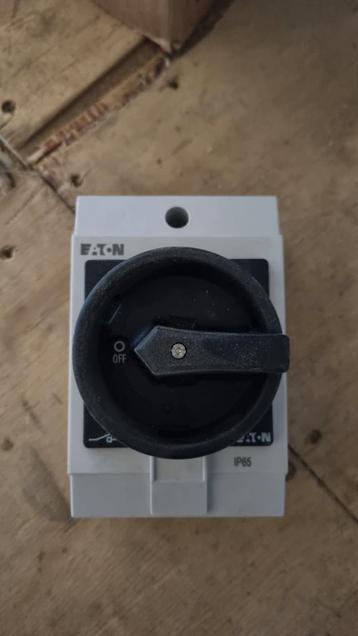 Eaton Lastscheider 230V - Gebruikt, Functioneel beschikbaar voor biedingen