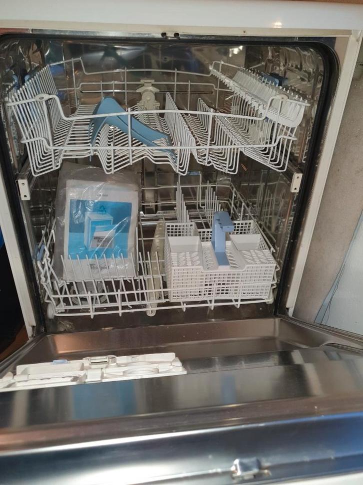 Vaatwasser Whirlpool werkt prima 95 euro, Witgoed en Apparatuur, Vaatwasmachines, Gebruikt, Vrijstaand, 85 tot 90 cm, 45 tot 60 cm