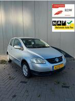 Volkswagen Fox 1.2 | 2006 | Nieuwe APK | Bluetooth |NAP, Auto's, Volkswagen, Voorwielaandrijving, Stof, 54 pk, Zwart