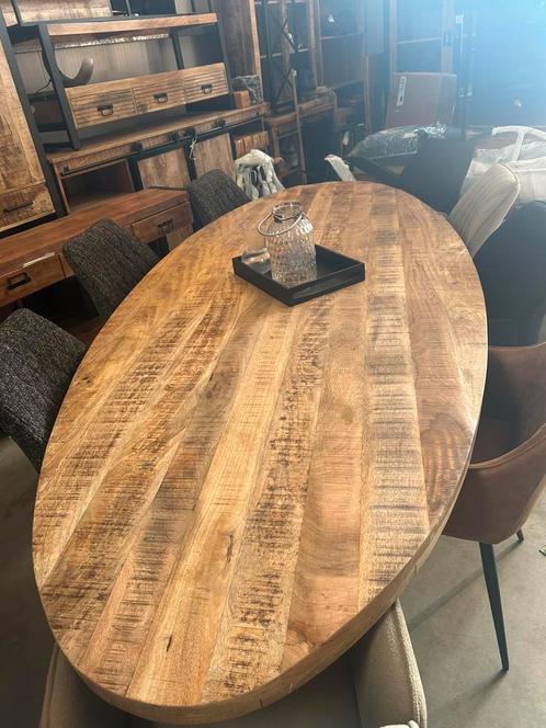 Ovale mangohout tafel, Huis en Inrichting, Tafels | Eettafels, Zo goed als nieuw, Vijf personen of meer, Ovaal, Ophalen
