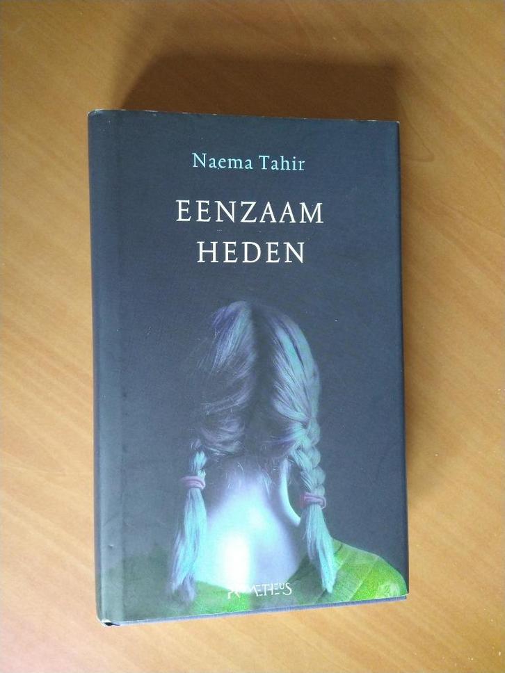 Tahir, Naema. Eenzaam heden, Boeken, Biografieën, Zo goed als nieuw, Ophalen of Verzenden