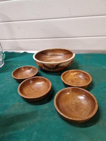 pindaschaaltjes hout vintage beschikbaar voor biedingen