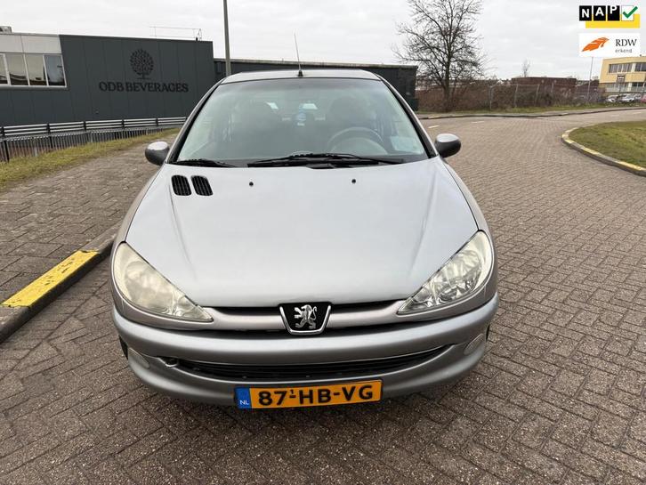 Peugeot 206 1.6-16V XT_Automaat_, Auto's, Peugeot, Bedrijf, Te koop, Airbags, Centrale vergrendeling, Elektrische ramen, Startonderbreker