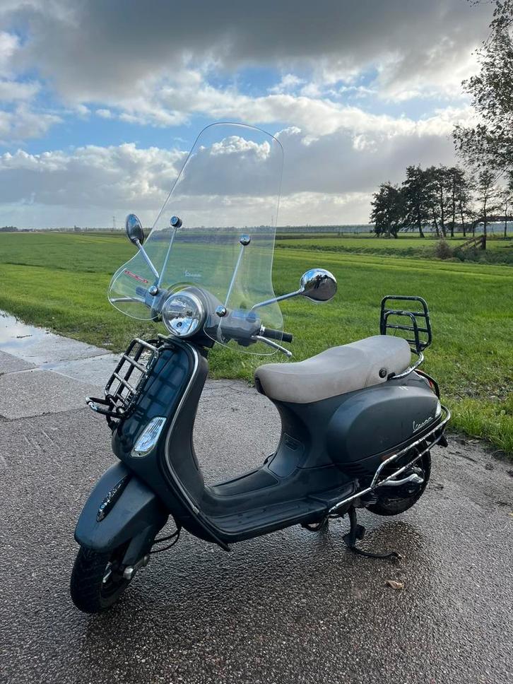 Piaggio Vespa - 2011, Fietsen en Brommers, Scooters | Vespa, Gebruikt, Overige modellen, Maximaal 45 km/u, Benzine, Ophalen
