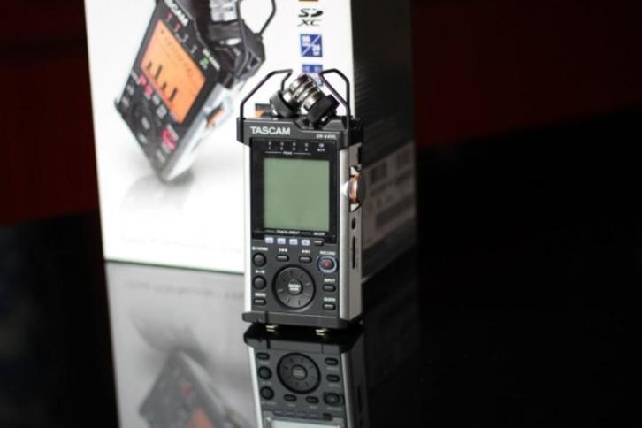 Tascam DR-44WL 4-sporen draagbare audiorecorder met wifi, Audio, Tv en Foto, Professionele Audio-, Tv- en Video-apparatuur, Zo goed als nieuw