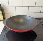 Gietijzeren en rood emaille wokpan, Ophalen, Gietijzer, Zo goed als nieuw, Keramische plaat