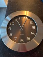 Karlsson Klok RVS Analoog, Ophalen of Verzenden, Zo goed als nieuw, Analoog, Wandklok