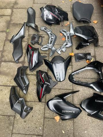 Kawasaki Z900 akrapovic compleet in onderdelen beschikbaar voor biedingen