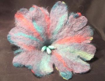 Handgemaakte vilten bloem: alpacawol , zijde (4)
