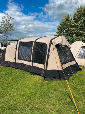 Opblaasbare Tent - Ruim en Comfortabel inclusief parawing beschikbaar voor biedingen