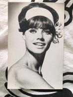ansichtkaart van Jane Fonda ?, Ophalen of Verzenden, Gebruikt, Foto of Kaart