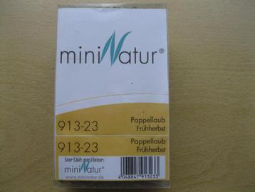 Mininatur  Pappellaub beschikbaar voor biedingen