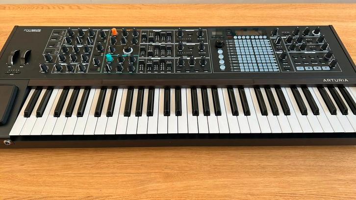 Arturia Polybrute Noir + Decksaver + Toebehoren, Muziek en Instrumenten, Synthesizers, Zo goed als nieuw, Overige aantallen, Overige merken