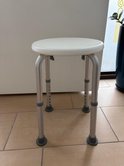 Douchekruk wit rond - In hoogte verstelbaar, Diversen, Ophalen, Zo goed als nieuw