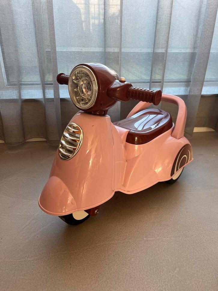 Roze Loopauto / Loopscooter, Kinderen en Baby's, Speelgoed | Buiten | Voertuigen en Loopfietsen, Gebruikt, Loopvoertuig, Ophalen of Verzenden