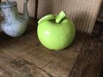 Grote groene appel in keramiek, Aardewerk of Porselein, Ophalen of Verzenden, Zo goed als nieuw, Minder dan 50 cm