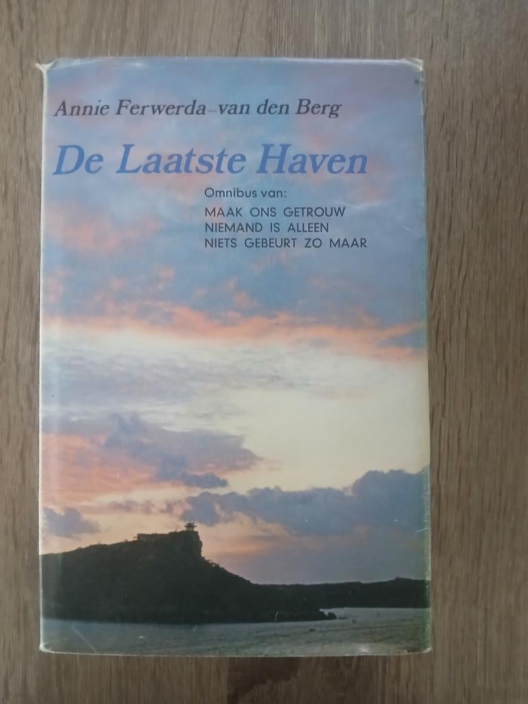 De laatste haven | Omnibus | Annie Ferwerda-van den Berg, Ophalen of Verzenden, Gelezen