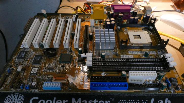 ASUS | P4B | Intel Pentium IV | Socket 478 | Opruiming, Computers en Software, Vintage Computers, Ophalen