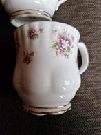 Royal Albert sweet violets koffie mokken, Antiek en Kunst, Antiek | Servies los, Ophalen