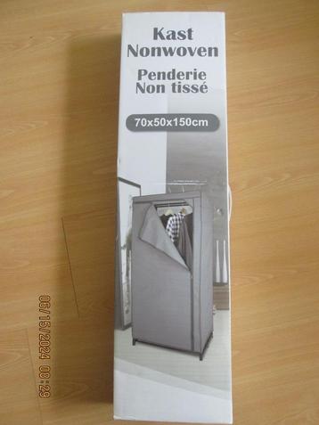 Penderie- Garderobekast non woven opvouwbaar beschikbaar voor biedingen