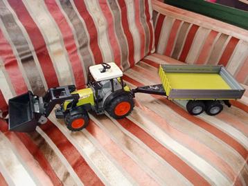 Bruder Claas Nectis 267F tractor, aanhanger beschikbaar voor biedingen