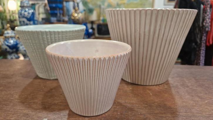 3 Vintage Bloempotten Erica en Adco, Antiek en Kunst, Antiek | Keramiek en Aardewerk, Ophalen of Verzenden