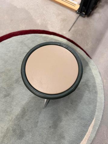 Leolux Tamtam Bijzettafel Leer Design Tafel Taupe Tam Tam beschikbaar voor biedingen