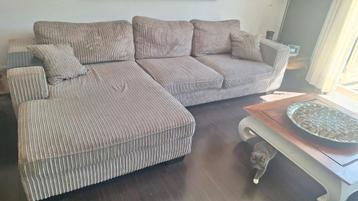 Lounge bank met cheastlonge gedeelte rib stof beschikbaar voor biedingen