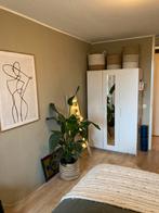 Eikenhouten fotolijst met poster desenio (70 x 100cm), Ophalen, Zo goed als nieuw, Foto of Poster, 75 cm of meer