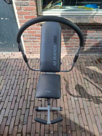 Buikspierbank / Halterbank - Fitnessbank beschikbaar voor biedingen