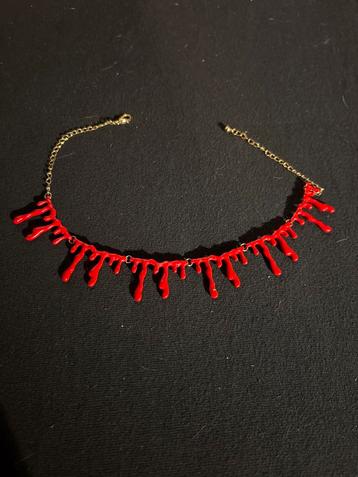 Halloween Bloed Ketting beschikbaar voor biedingen