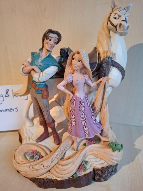 jim shore traditions carved by heart rapunzel 4059736, Verzamelen, Disney, Zo goed als nieuw, Beeldje of Figuurtje, Overige figuren