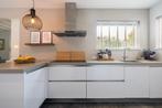 Moderne greeploze hoogglans hoekkeuken+GEDEMONTEERD