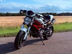 Ducati Monster 796, 2010, parelmoer/ rood, Particulier, Naked bike