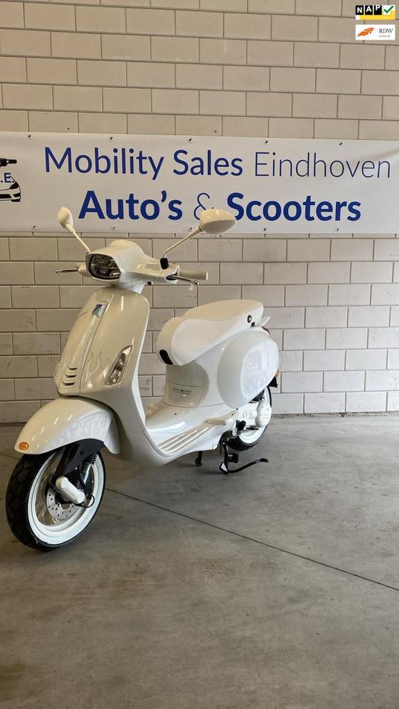 Vespa Bromscooter SPRINT JUSTIN BIEBER X VESPA 50 Nieuw, Fietsen en Brommers, Brommers | Vespa, Gebruikt, Overige modellen