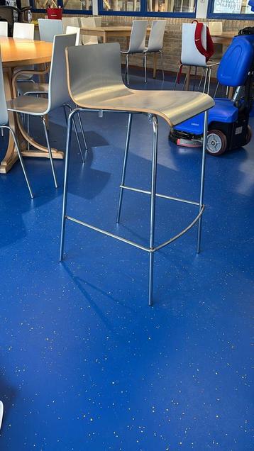 9 RVS Barkrukken in Prima Staat beschikbaar voor biedingen