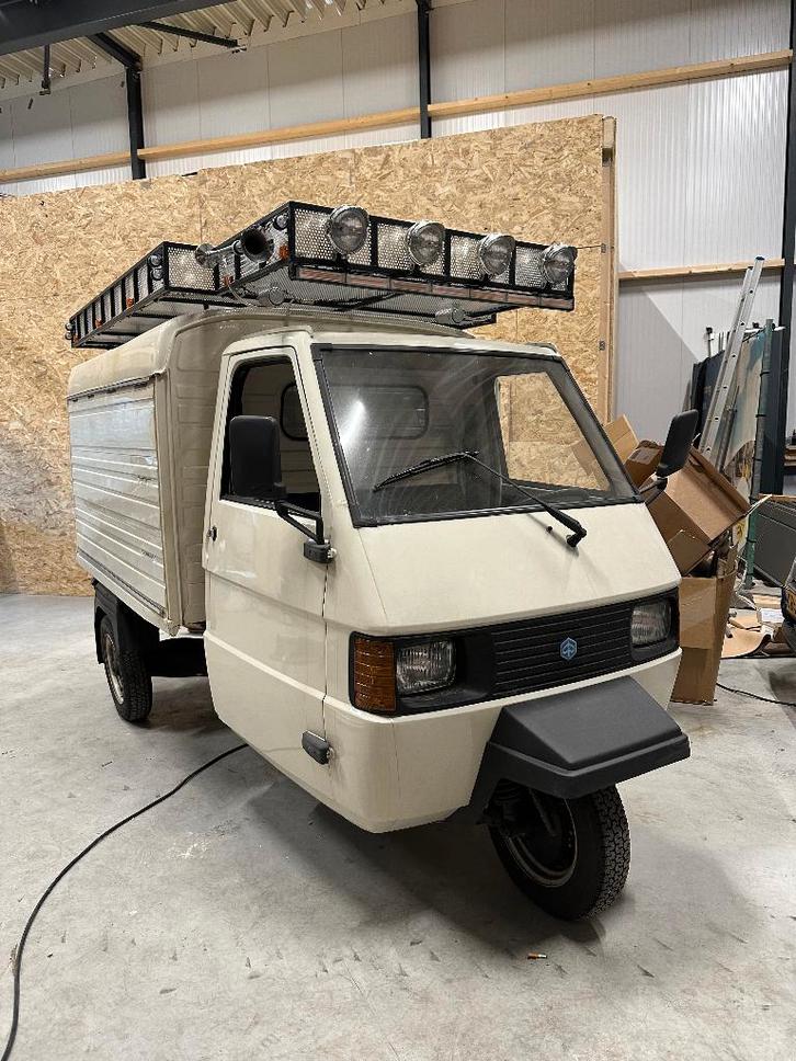 Piaggio Ape TM | 213cc | Uniek, Auto's, Overige Auto's, Particulier, Benzine, Overige carrosserieën, Handgeschakeld, Wit, Grijs