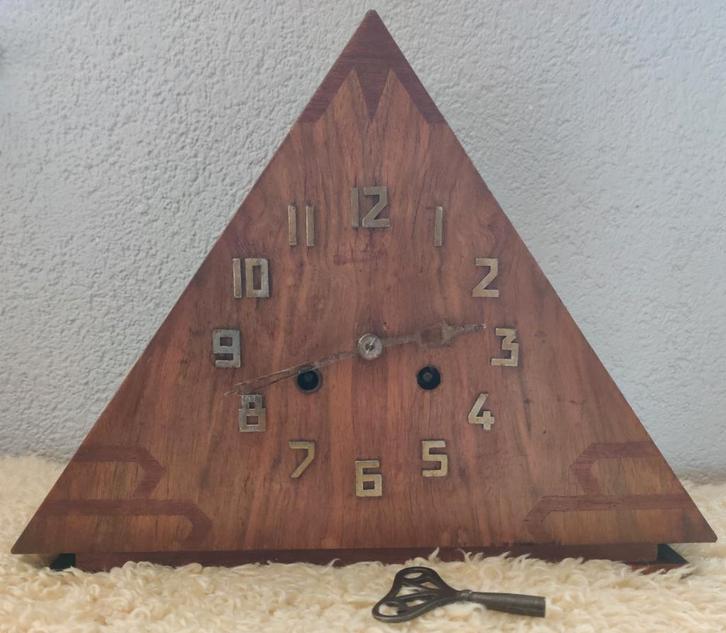 Antieke Amsterdamse school Art Deco klok piramideklok, Antiek en Kunst, Antiek | Klokken, Ophalen